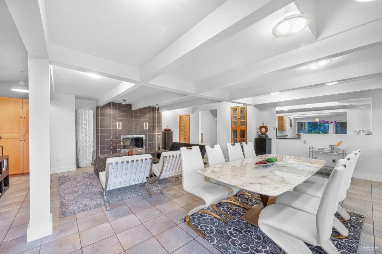 Cypress: Private Bedroom/Bathroom/Office, With Shared Pool, Hot Tub 北温哥华 外观 照片