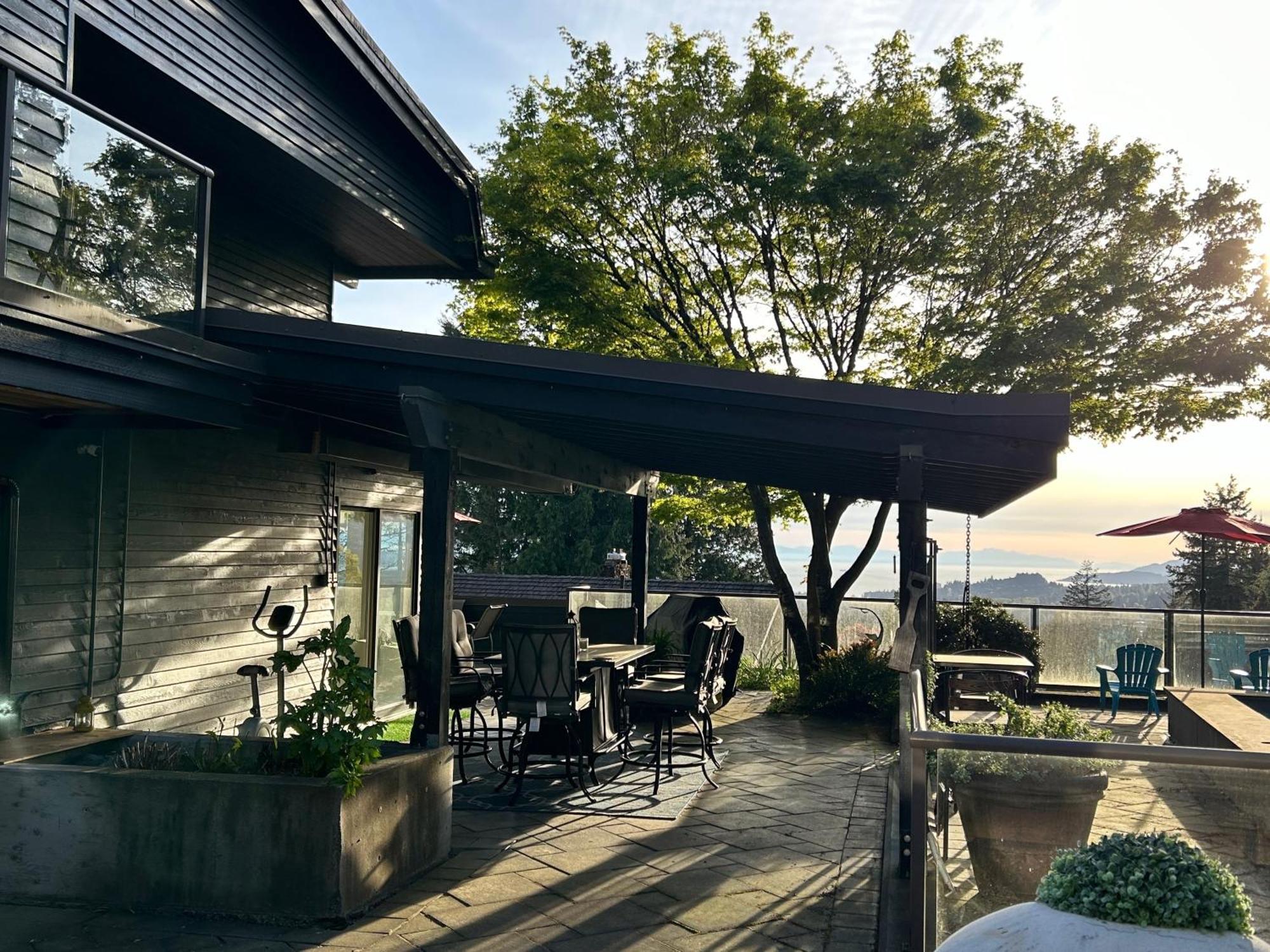 Cypress: Private Bedroom/Bathroom/Office, With Shared Pool, Hot Tub 北温哥华 外观 照片