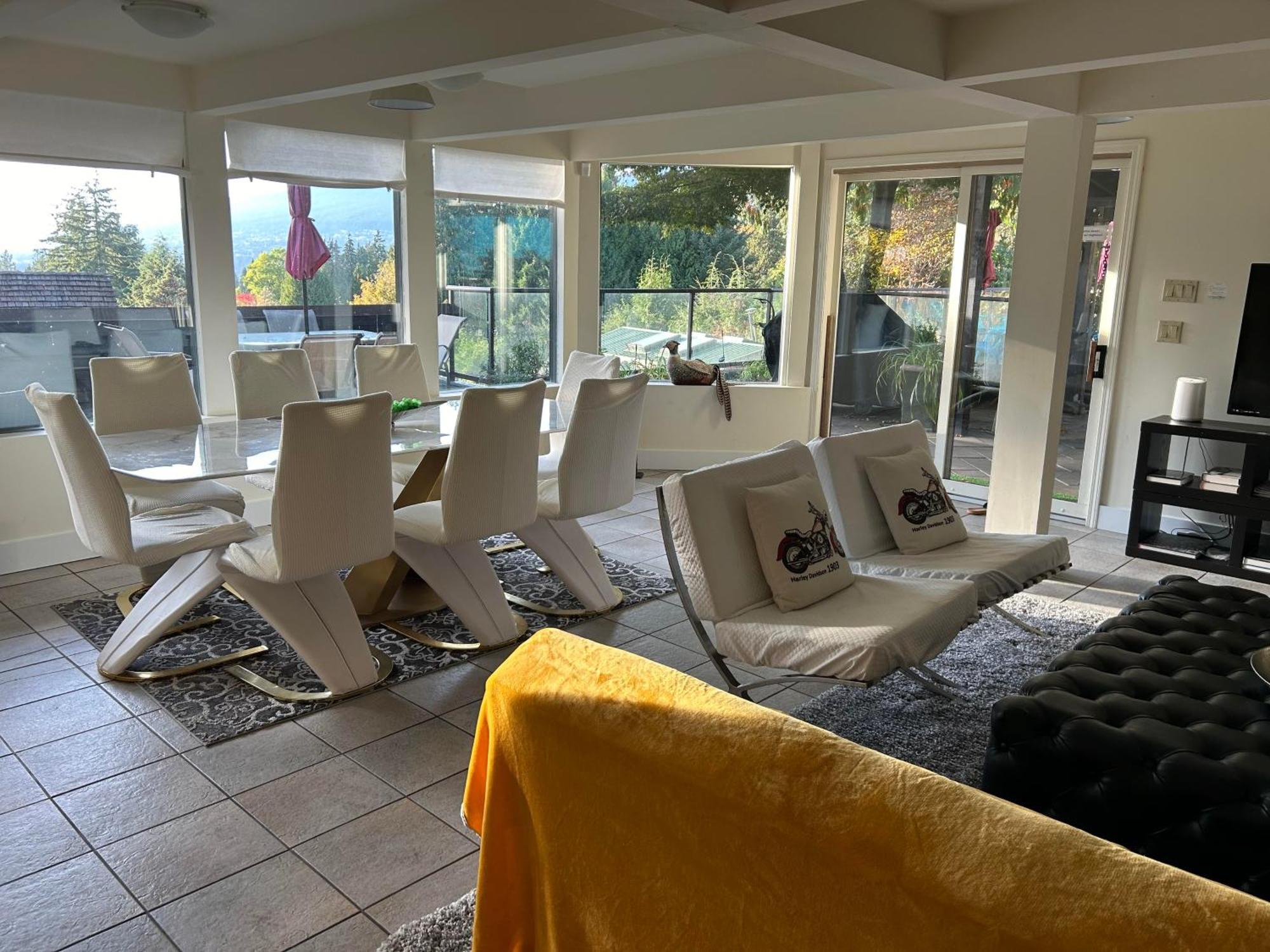 Cypress: Private Bedroom/Bathroom/Office, With Shared Pool, Hot Tub 北温哥华 外观 照片
